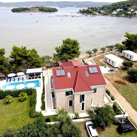 Two Bedroom Sea View * Mrljane