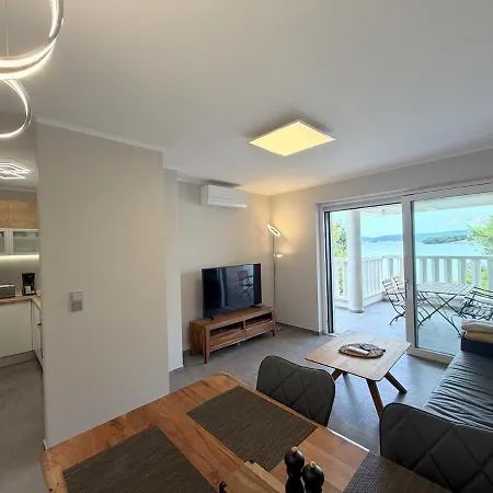 Apartman Two Bedroom Sea View *